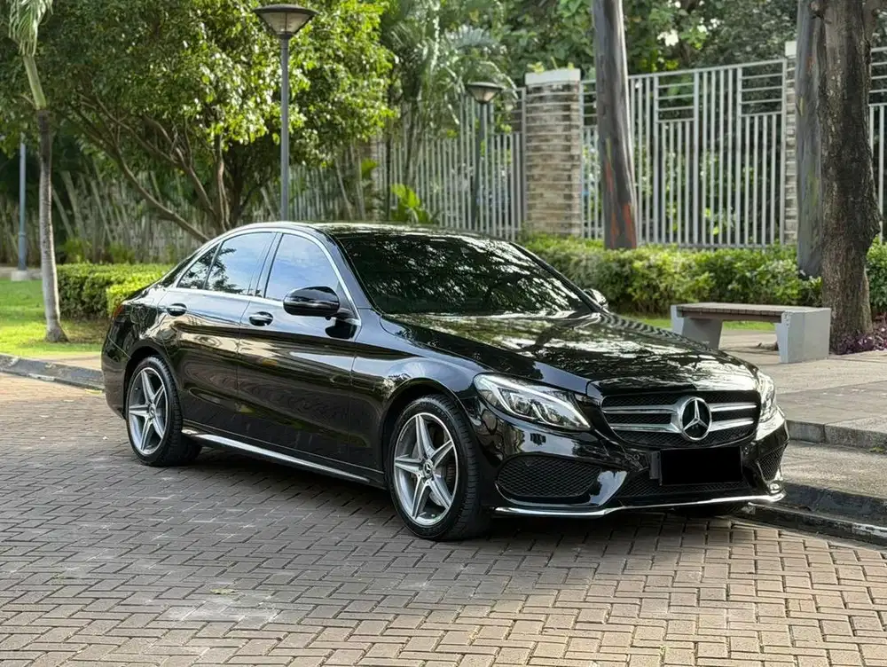 (CASH) Mercedes Benz C300 AMG W205 2017