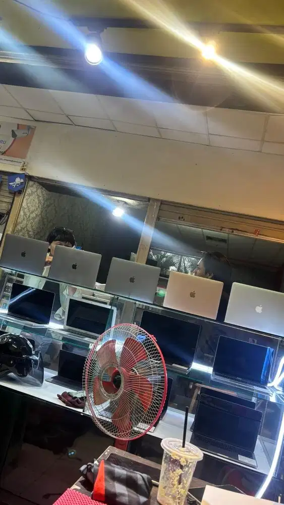 Di cari bagian pemasaran macbook //marketing// sales macbook