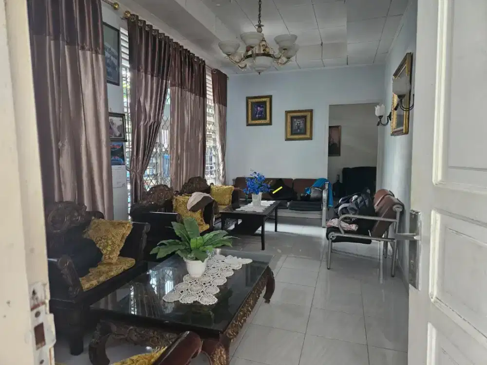 Jual 1 Rumah besar dan 2 kontrakan
