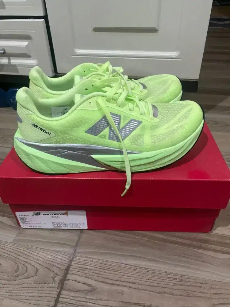 New Balance Rebel V5
