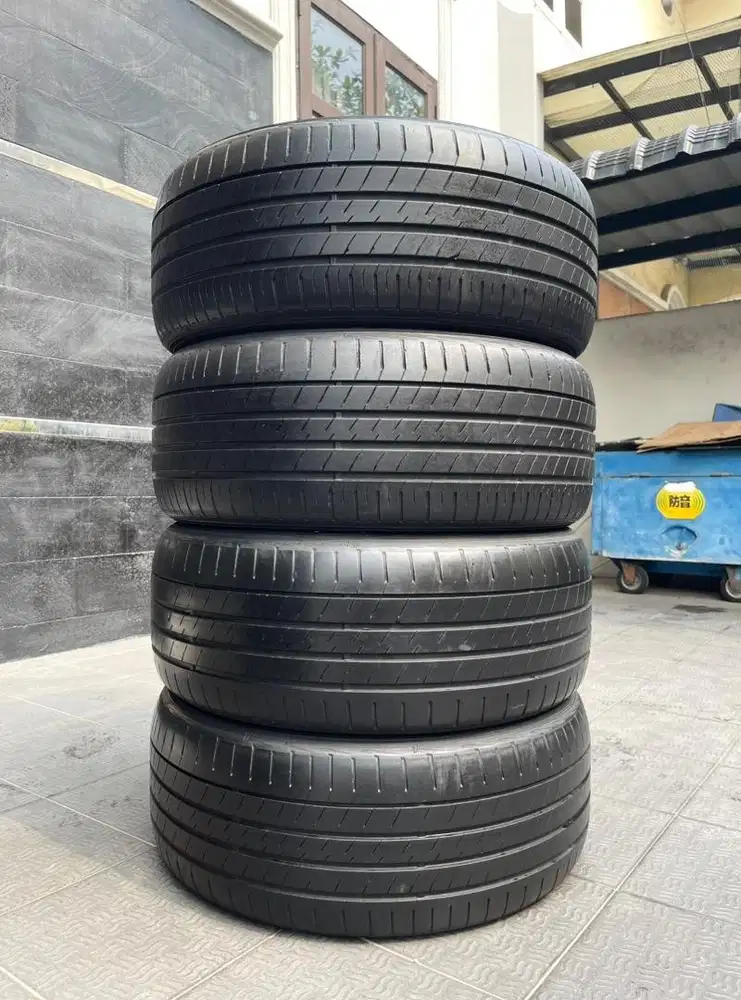 235 50 18 Dunlop LM705 Kijang Innova Reborn Venturer Alphard Vellfire