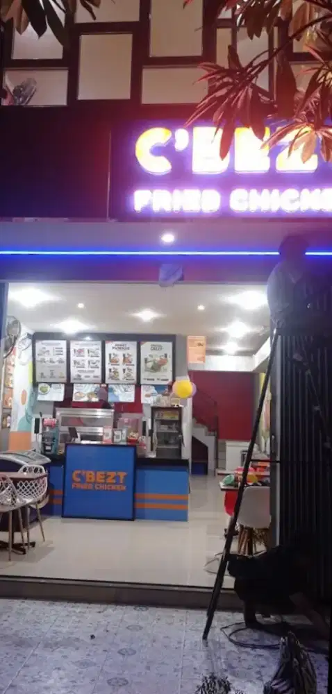 Dicari kasir & dapur untuk bekerja di fast food resto di Denpasar