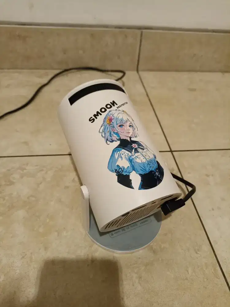 Dijual proyektor mini smoon 300 cocok buat nobar