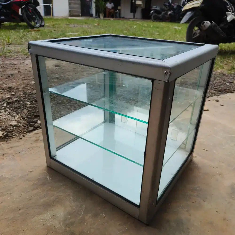 Etlase kecil serbaguna