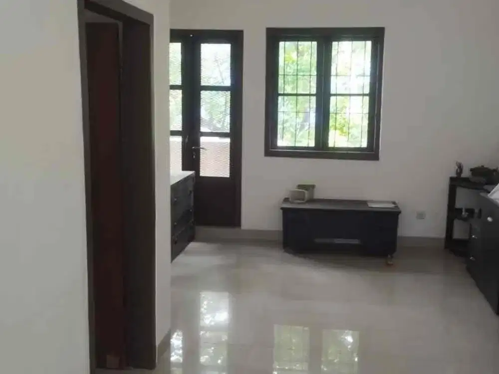 FOR SALE / Rent
Rumah pasirkoja

Lt 69
Lb 110
2lt
kt 2
km 3
1 toko uk 8x6
PDAM
2200wt
SHM 

OP
sewa 110jt/th
jual 2,75M
nego