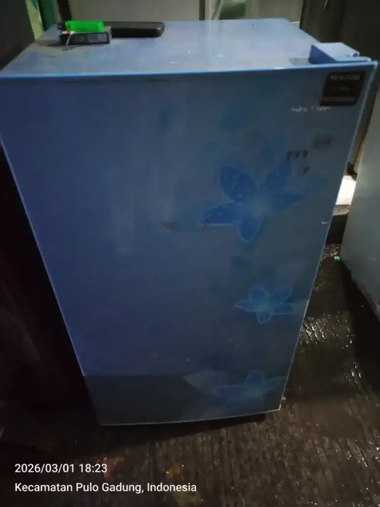 Kulkas Sharp siap pakai normal tinggal colok