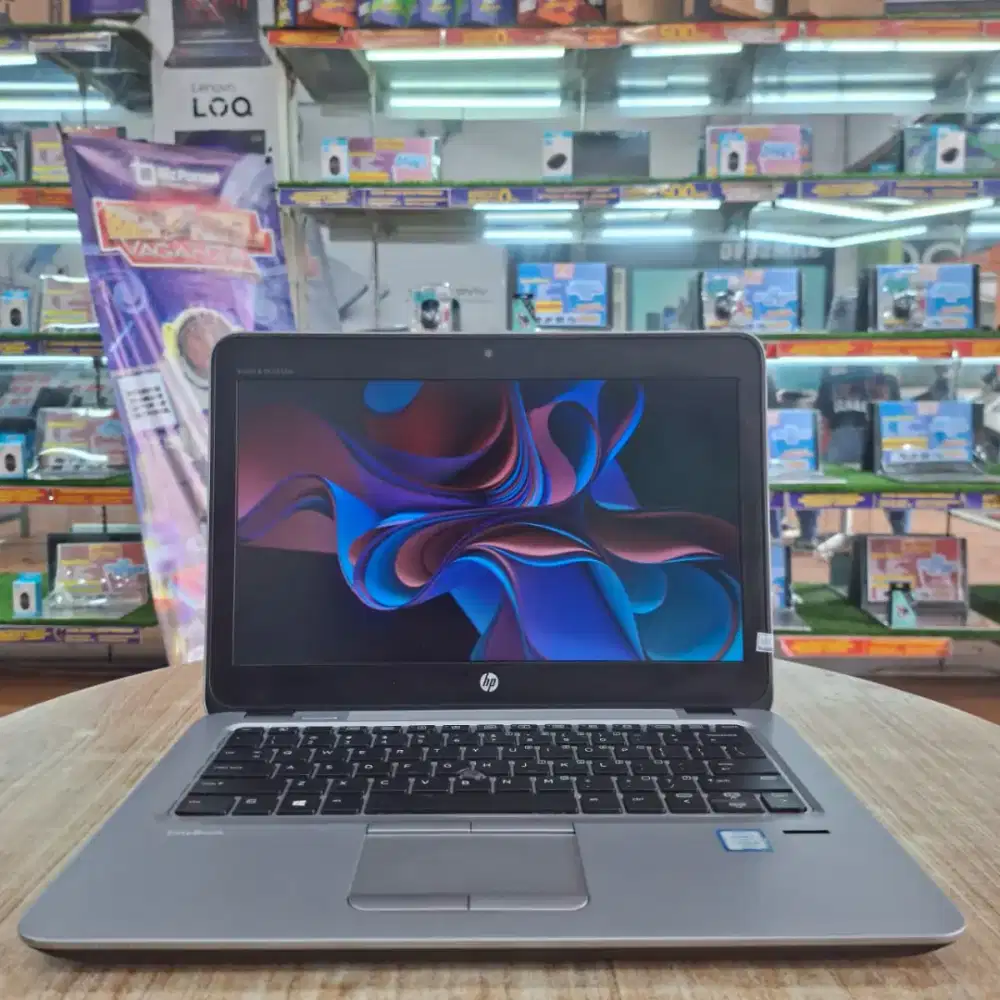 LAPTOP MURAH COCOK BUAT DESAIN DAN AKTIVITAS KERJA KAMU