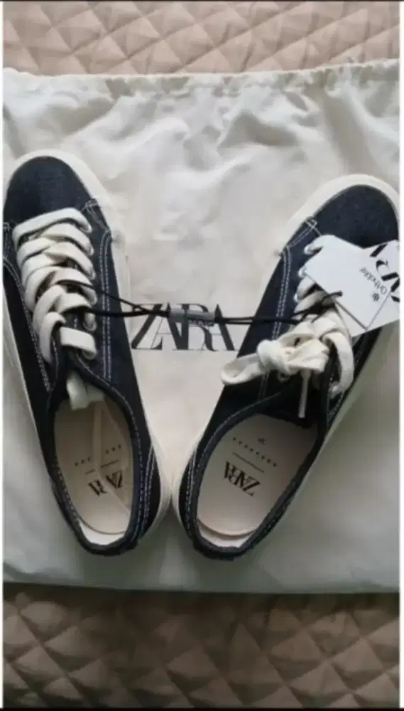 New Shoes Sneakers Zara Women Hitam Size 37