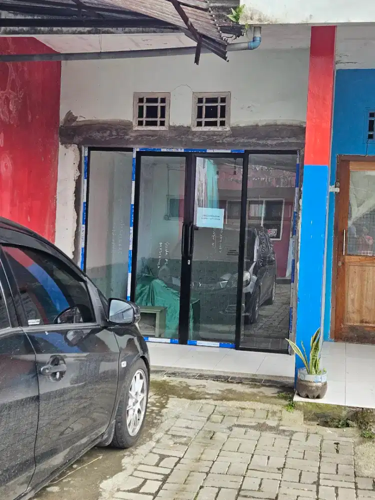 Kontrak an 2 kamar pinggir jalan Utama ciherang pondok caringin
