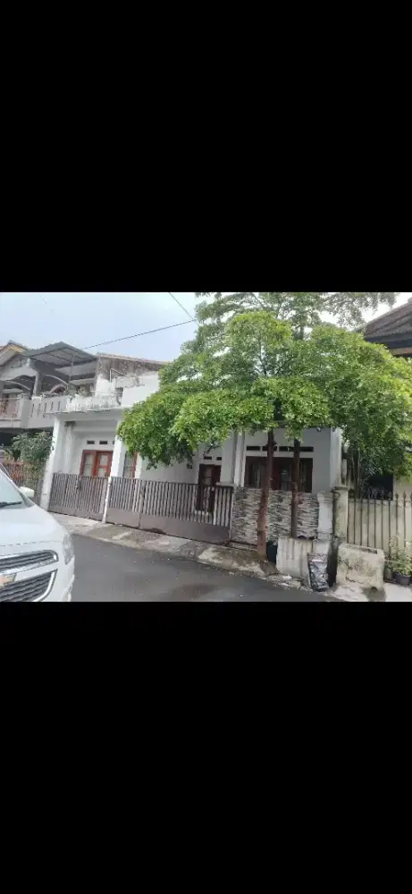 Rumah Luas Jalan Besar Aspal