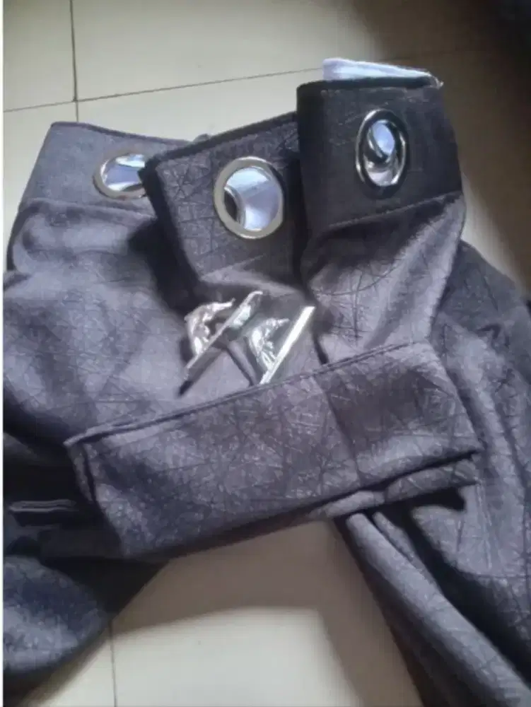 Gorden Hitam Polos Berserat T:150 cm L:140cm ( 2 Helai )