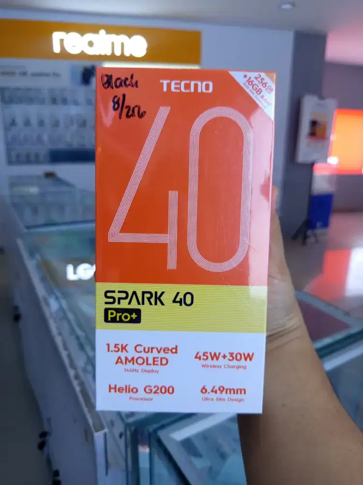 Spark 40pro plus 8/256 amoled