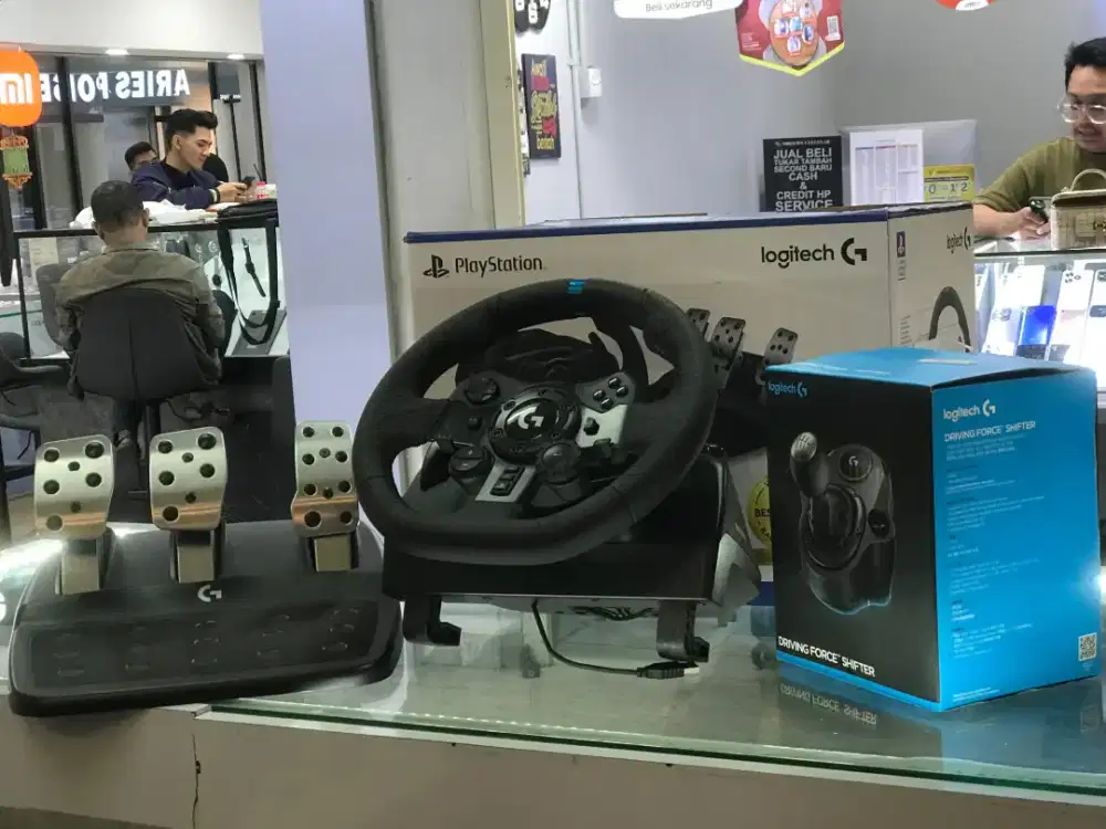 Logitech G923 TrueForce + Shifter