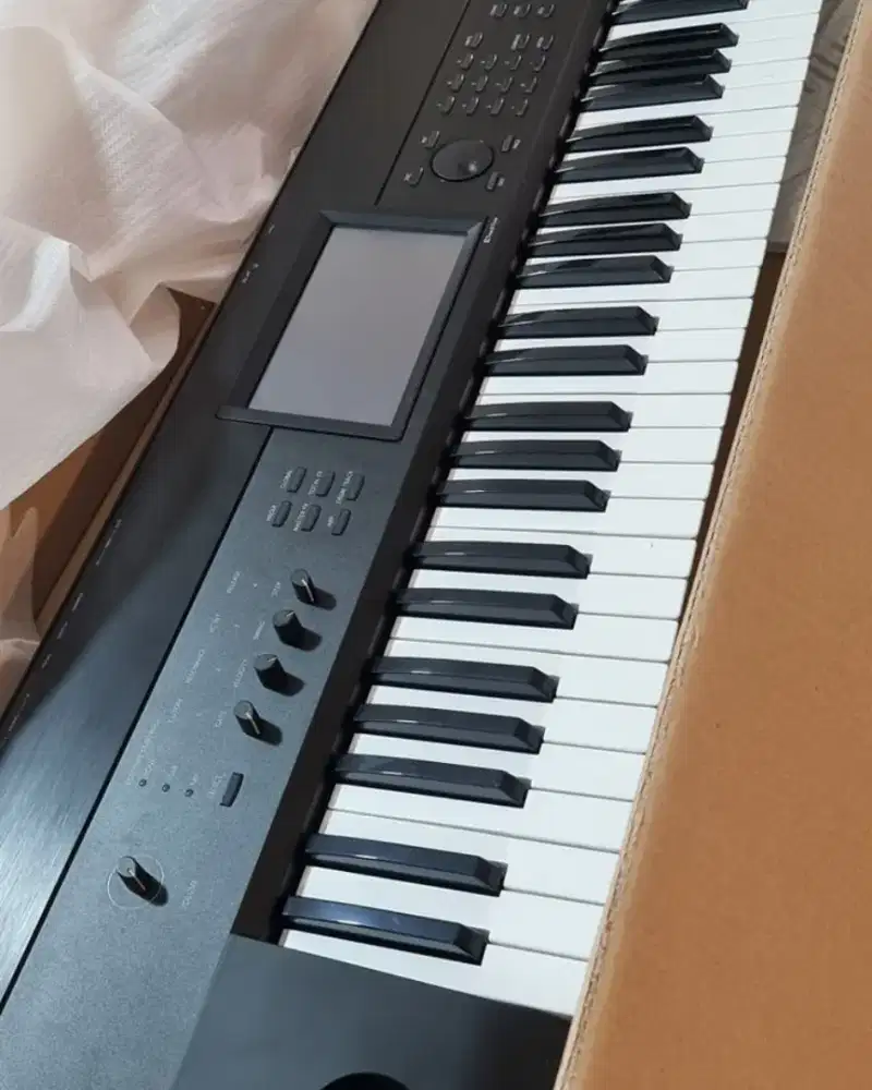 korg krome 61 like new