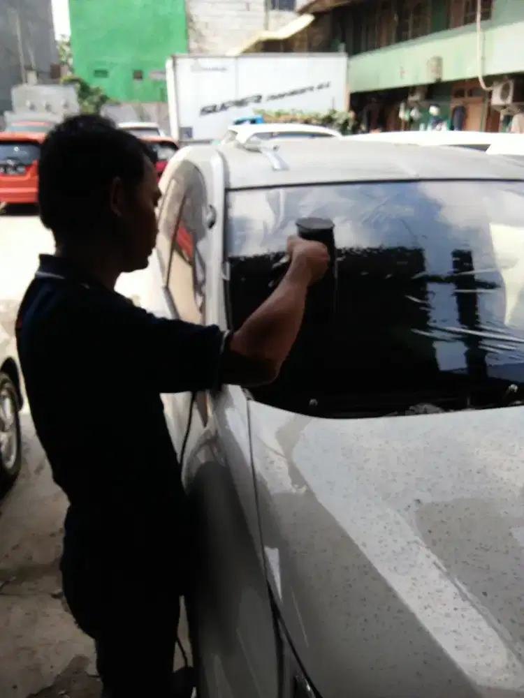 Kaca film mobil dan gedung
