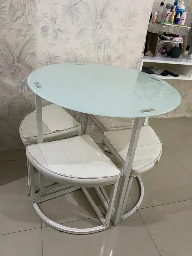 Meja dan kursi gratisss