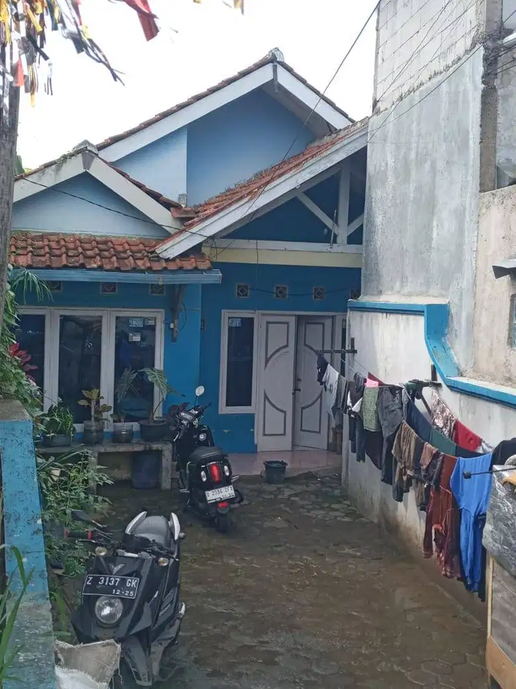 Dijual rumah kost yg berlokasi di daerah strategis dekat dgn industri