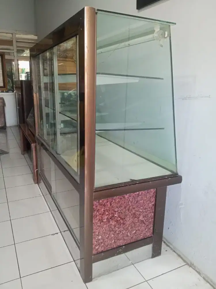 ETALASE KUE PREMIUM 
      ex TOKO CAKES & BAKERY