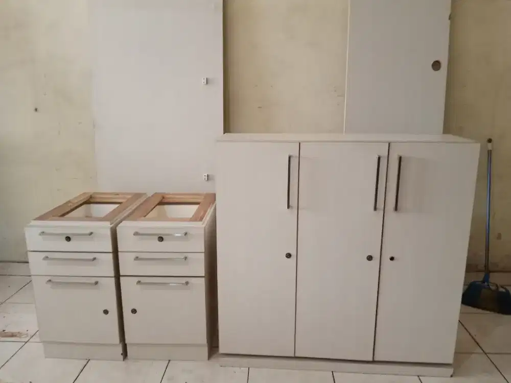 JUAL MEJA LETER L PLUS LEMARI TEMPEL ATAS DAN 2 LACI DIBAWAH