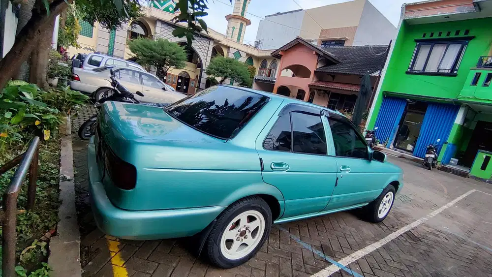 Nissan Sunny 1998 Bensin