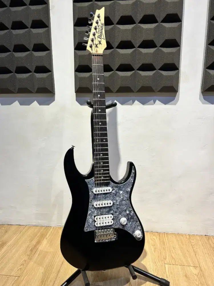 IBANEZ GIO GRX40 HSS HITAM (BAGUS)