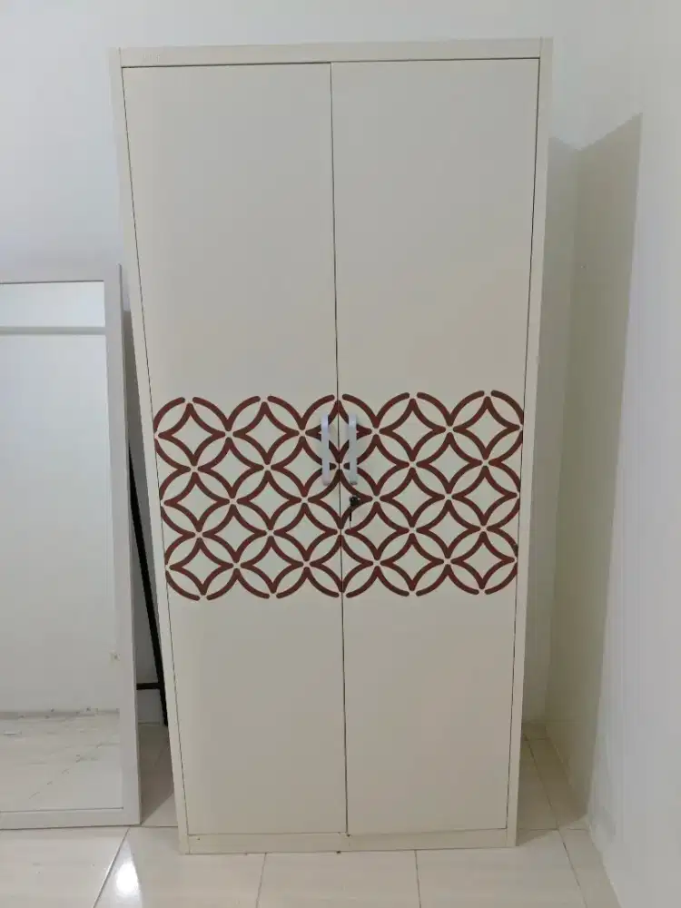 Lemari baju besi Informa bekas UK 90x55x195 cm