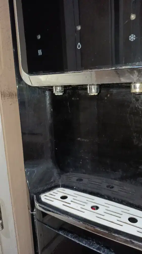 Dispenser polytron siap pakai, panas dingin kompresor