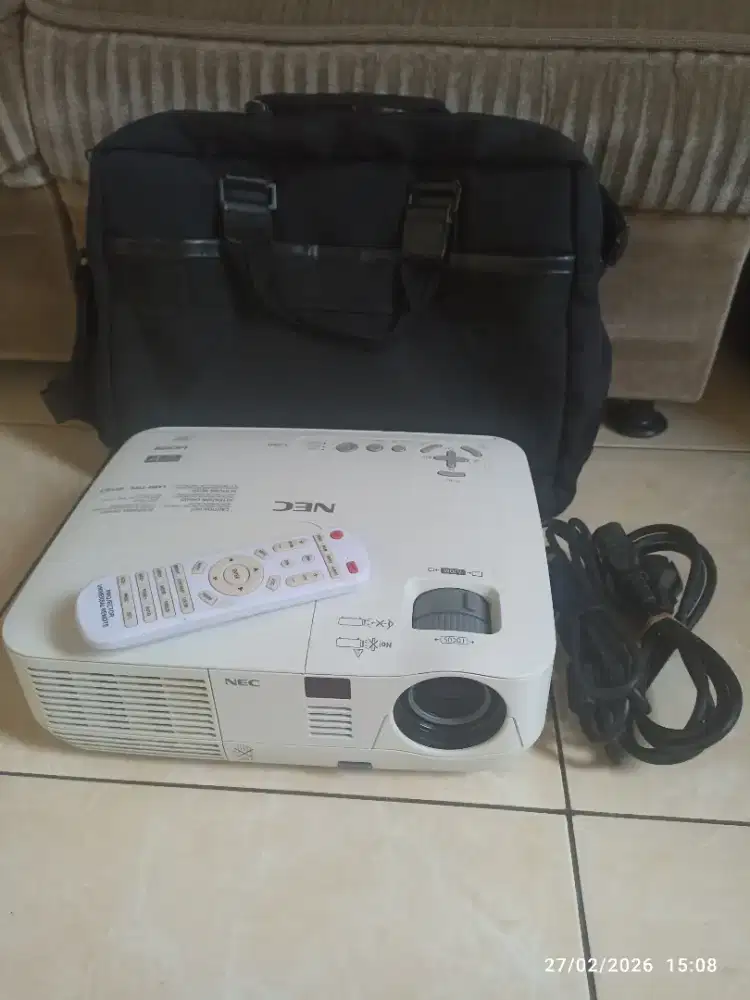 Proyektor NEC 3000 Lumens