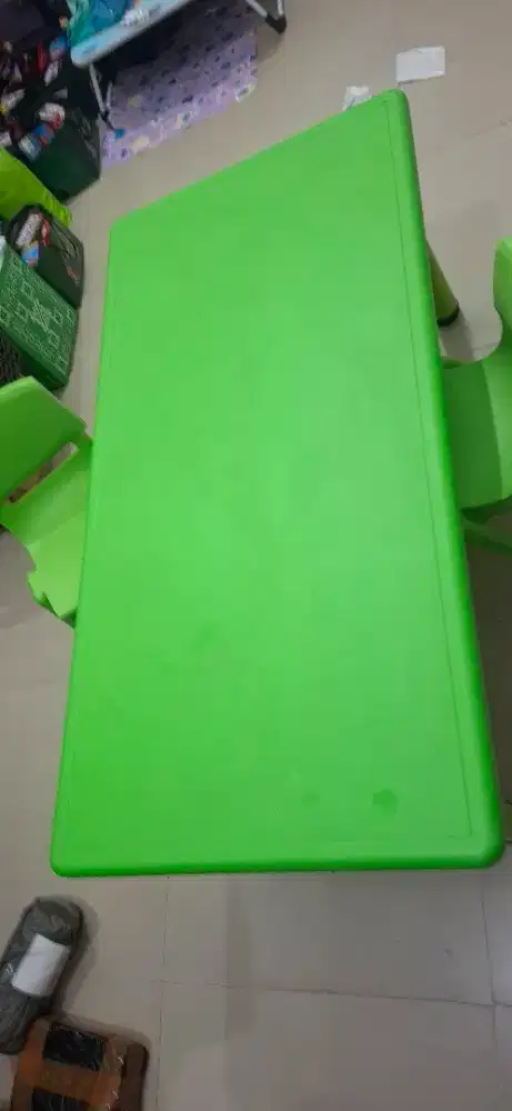 Dijual 1 set meja belajar anak ( 1 meja + 2 kursi )