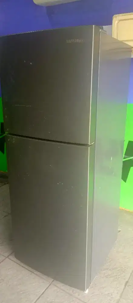 Unit kulkas type 2pintu no frost merk Samsung dingin bagus