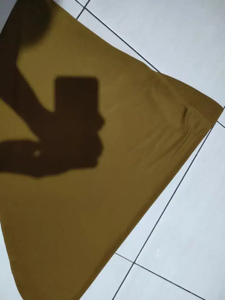 Kerudung Bergo Instan, Khaki