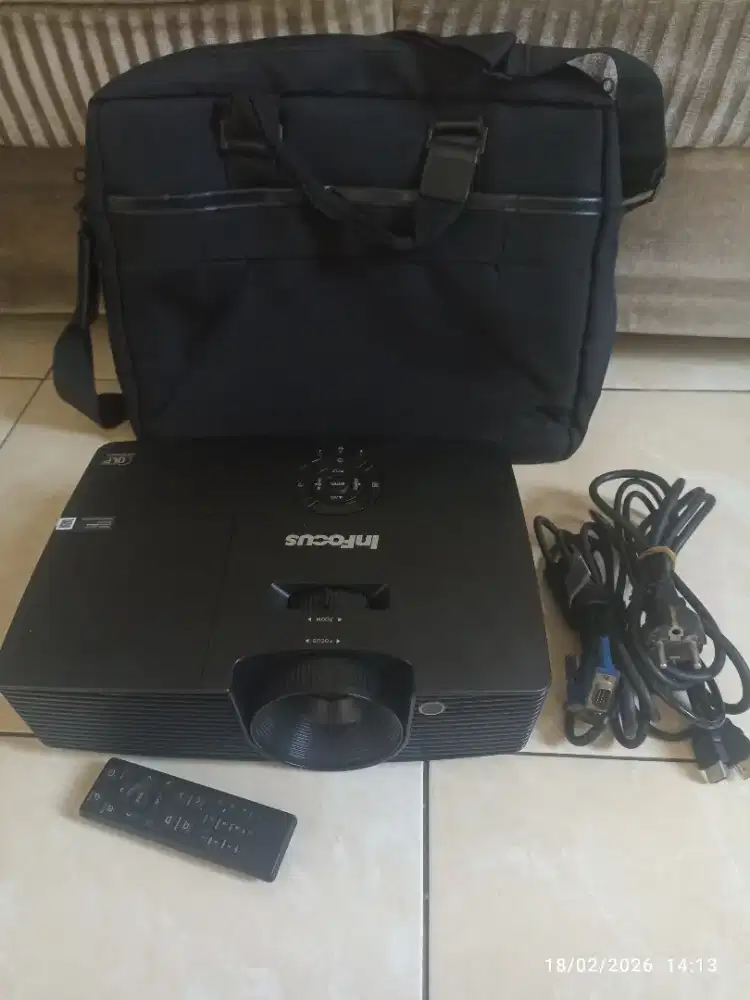 Proyektor infocus 3500 lumen