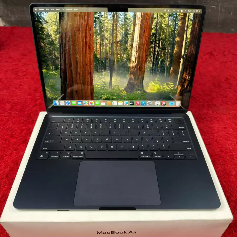 Macbook air m2 2022 ram 8gb ssd 256gb fullset mulus ex ibox bisa cod