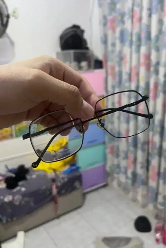 Frame kacamata tipis elastis