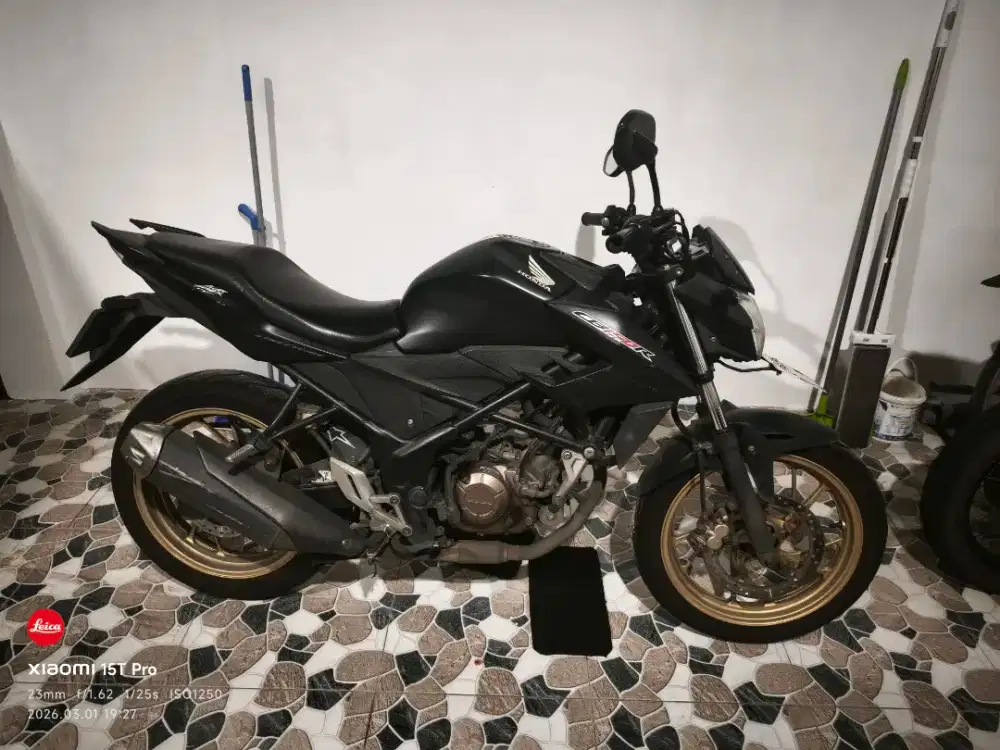 Honda CB150R STREETFIRE 2018 TANGAN PERTAMA