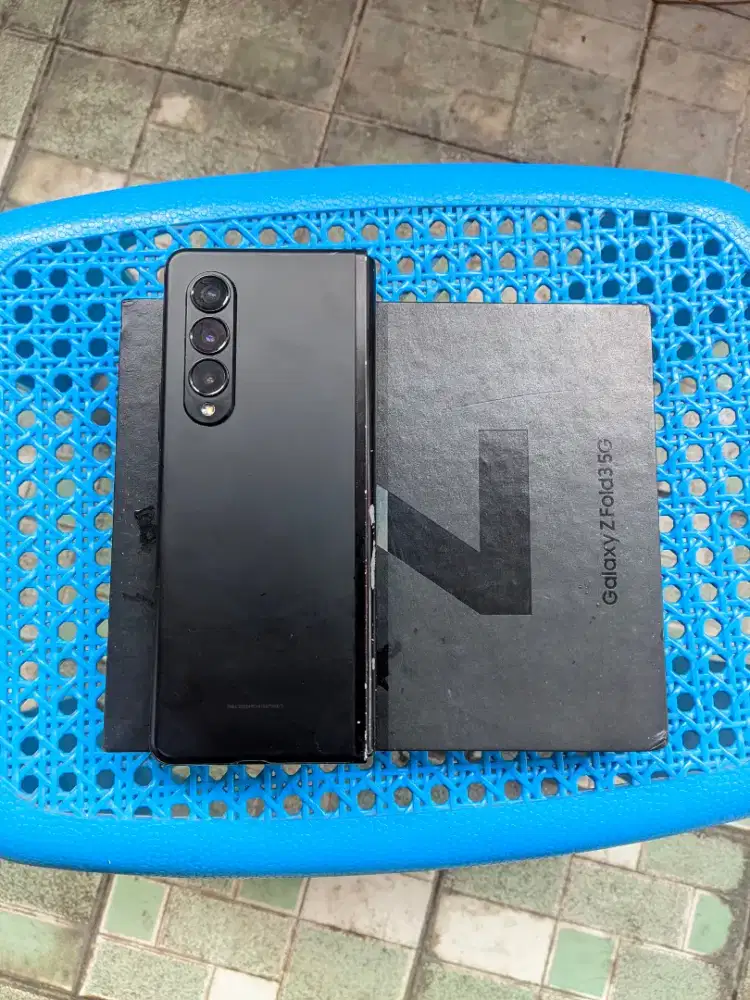 Samsung Galaxy Z Fold 3 5G Fullset Resmi Sein Minus