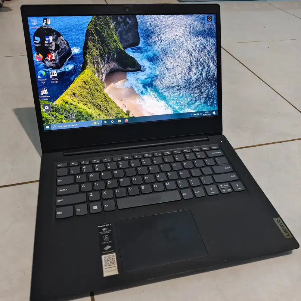 Laptop Ryzen 3 3250U gaming ringan