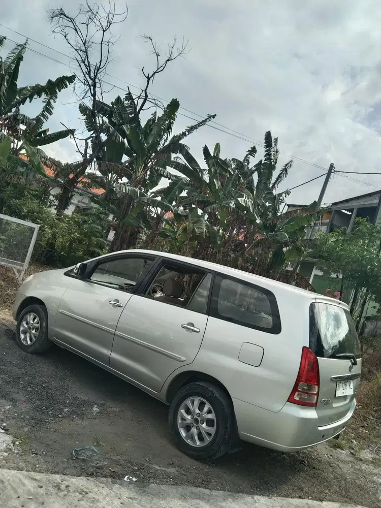 Toyota Kijang Innova 2006 Bensin