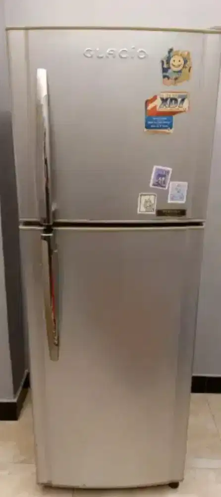 Kulkas toshiba 2pintu toshiba glacio normal Dingin