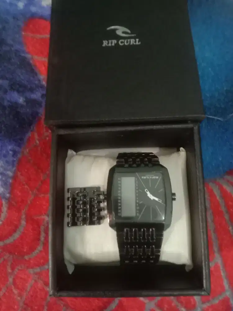 Jual jam tangan merk RIP CURL