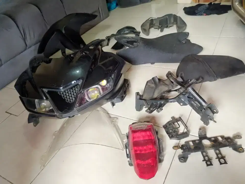 Body R15 V3 (fulset)