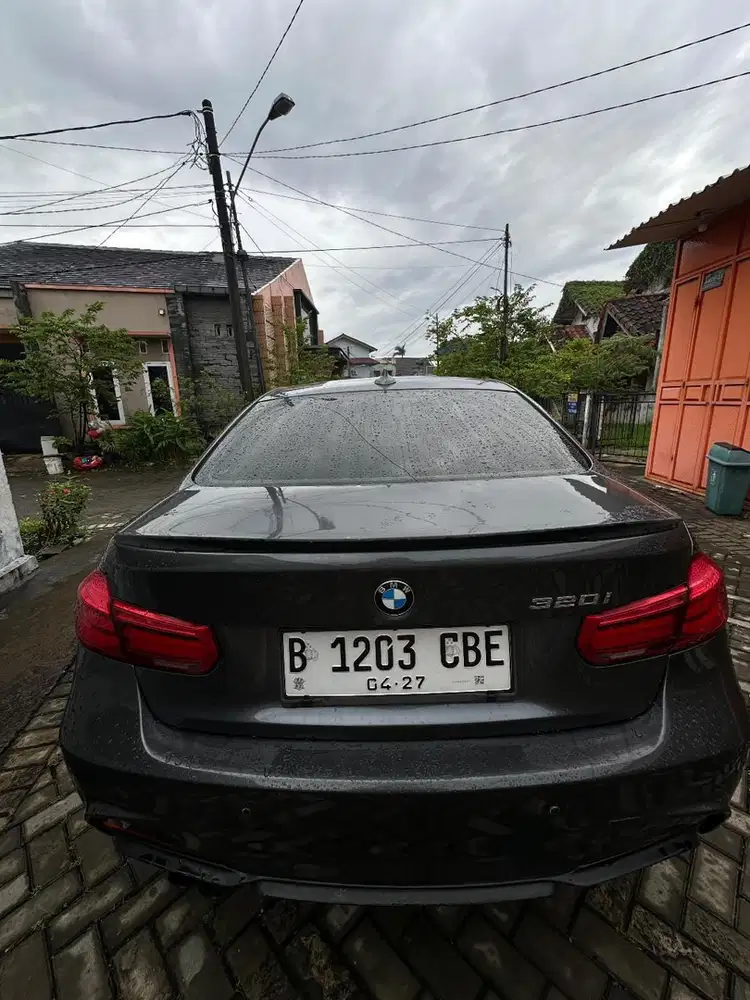 BMW 320i 2016 Bensin