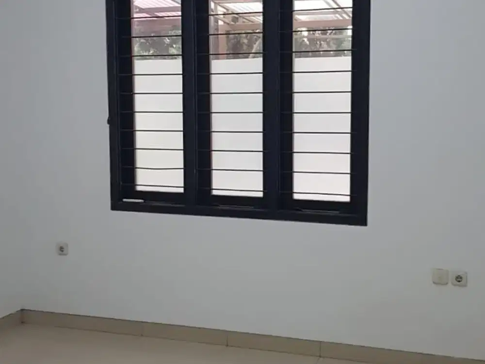 Dijual Rumah Nyaman dan Aman Siap Huni Minimalis Lokasi Strategis di Singgasana Pradana Bandung