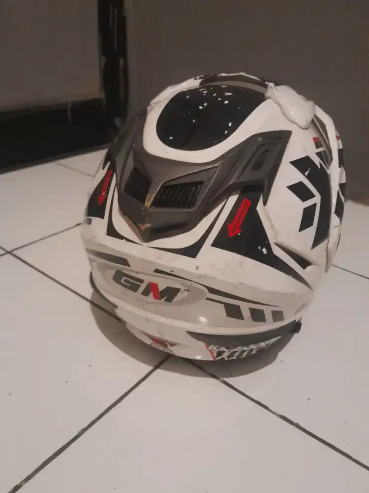 Helm merk GM murah