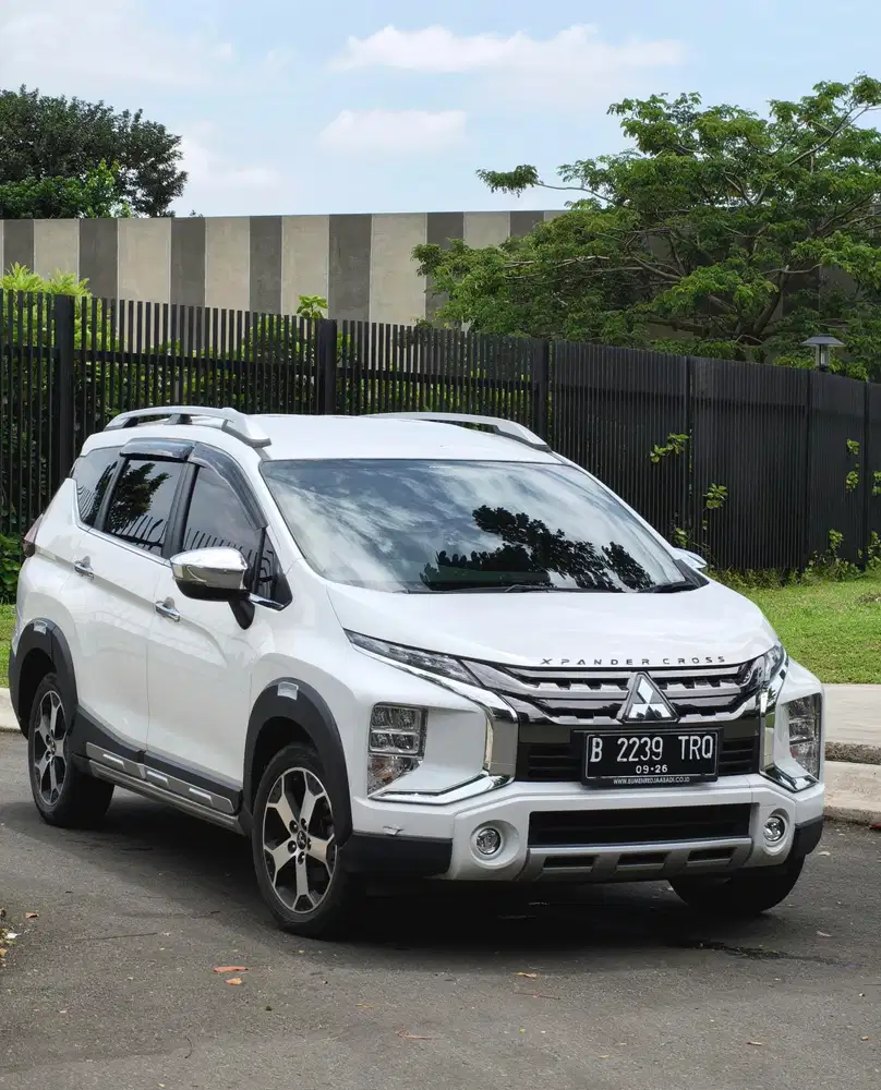 MITSUBISHI XPANDER CROSS PREMIUM PACKAGE 1.5L AT 2021 LOW KM ISTIMEWA!