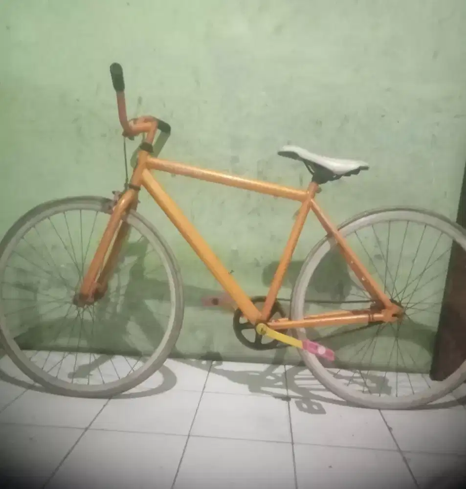 Sepeda fixie UK 700