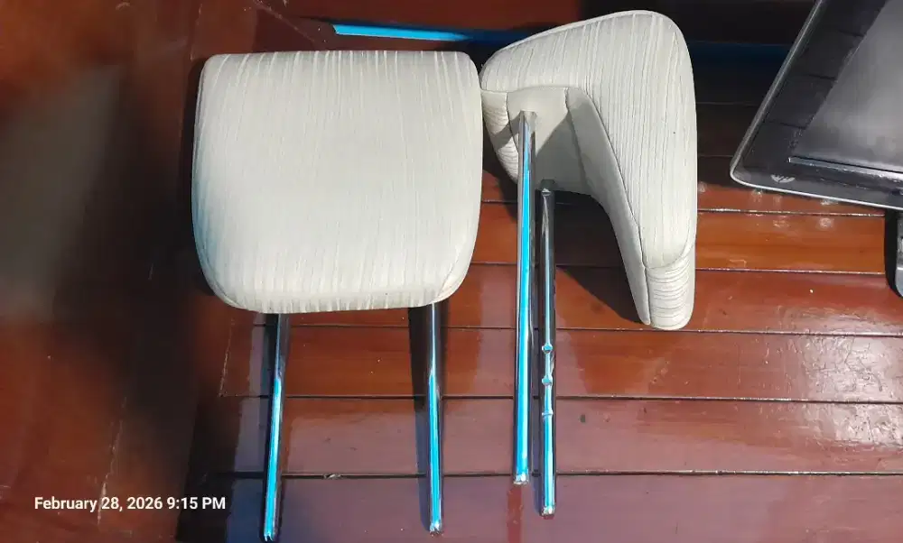 Head rest original baris 3  ertiga 2014