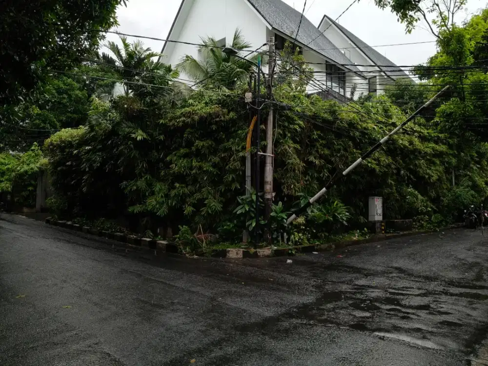 Rumah Hoek 2Lt di Taman Radio Dalam, Selangkah Ke Gandaria City