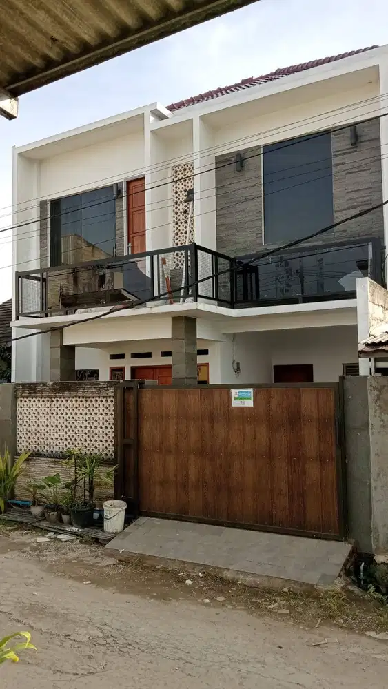 Kontrakan 2 lt, lengkap dgn furniture, lantai Granit & Flooring