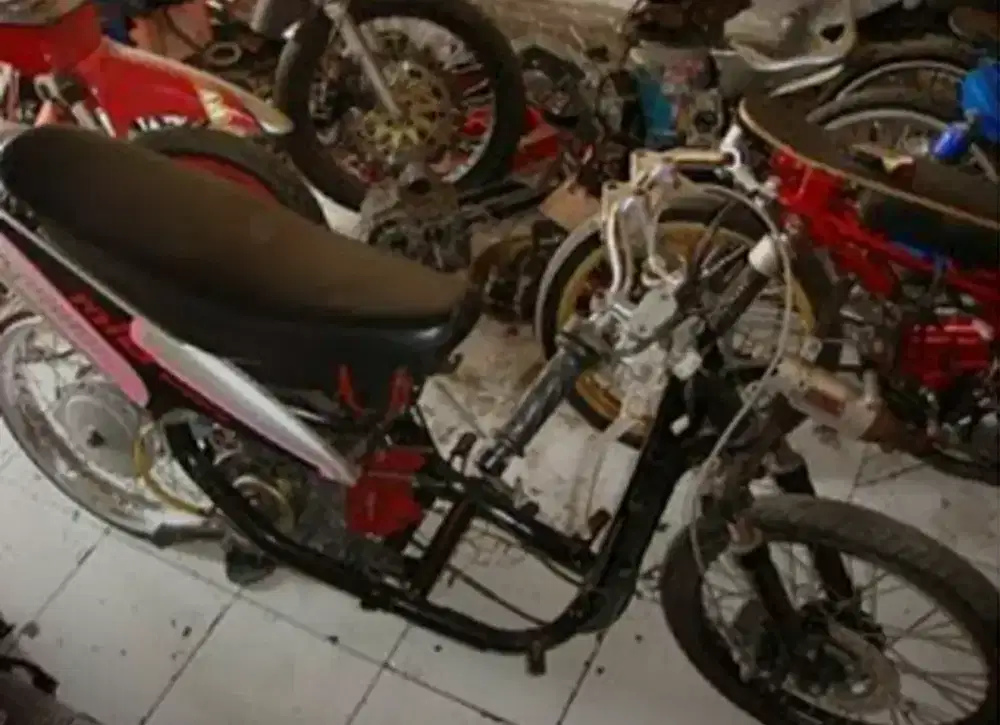 Jasa bengkel motor panggilan..